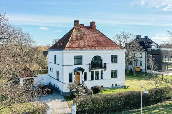 Bild för artikel - Arkitektritad villa med utsikt över Öresund mest klickad
