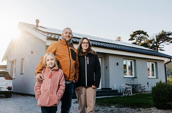 Familjen leasar solceller till villan – sparar tusenlappar